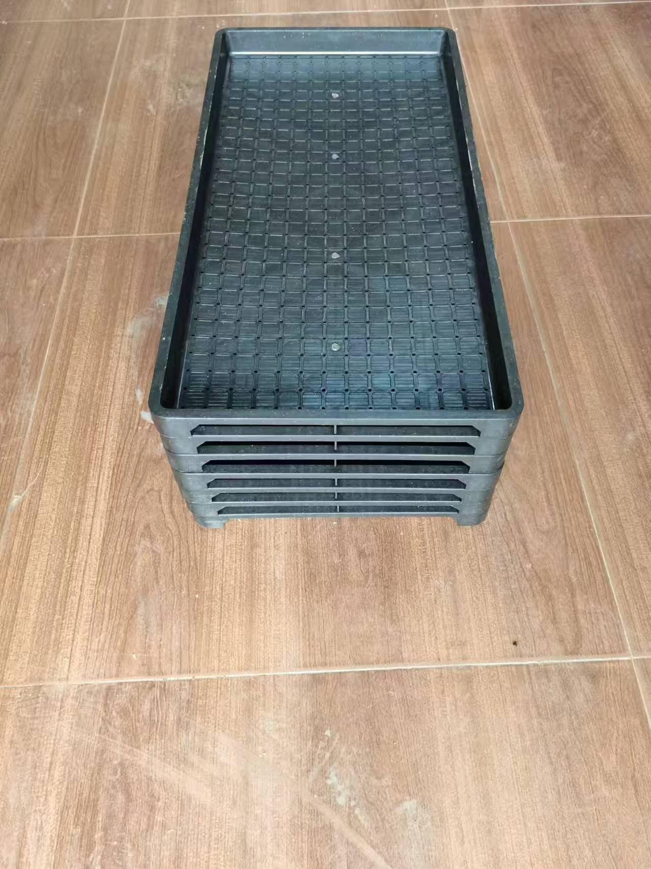 1739963045728874.jpg 育秧盘