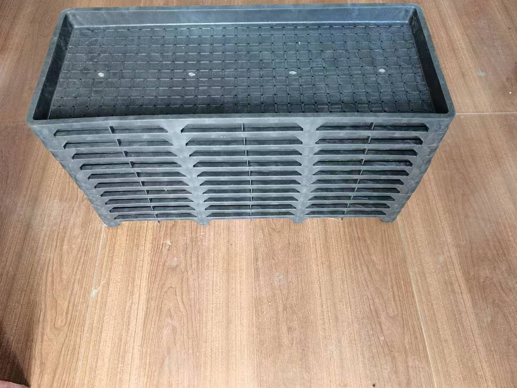 1739963047353383.jpg 育秧盘