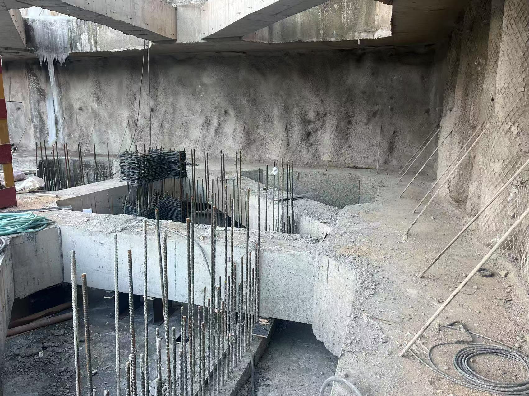 拆除施工