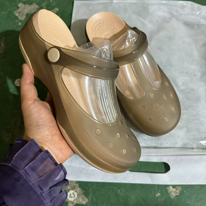 雅购特拖鞋
