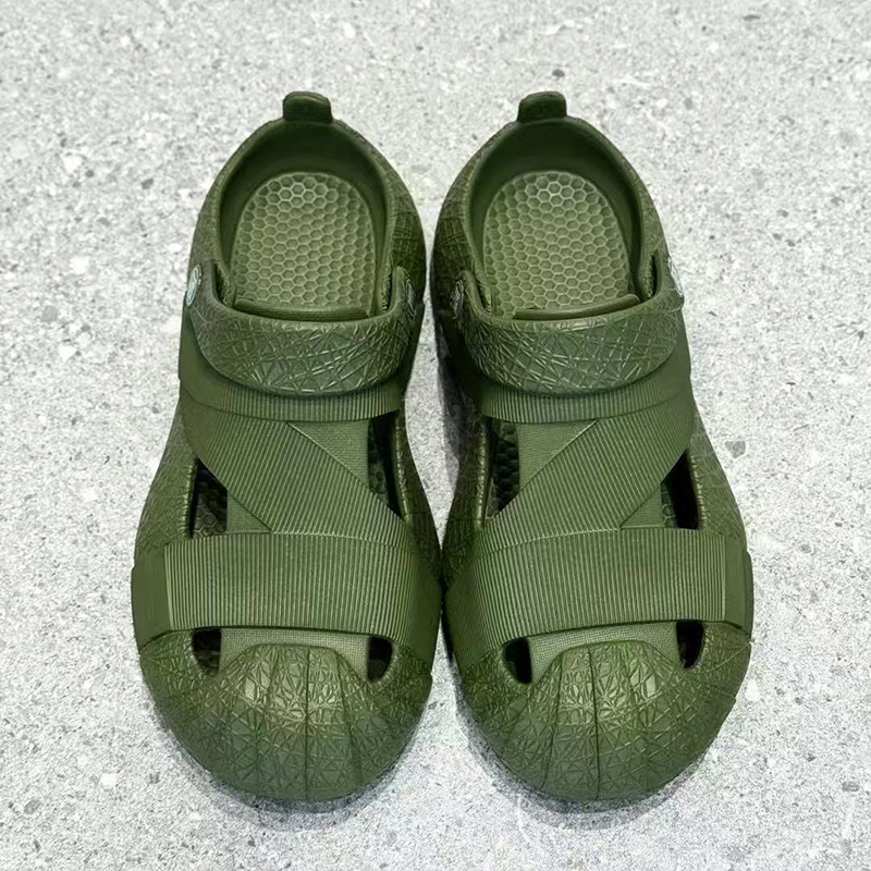 雅购特拖鞋