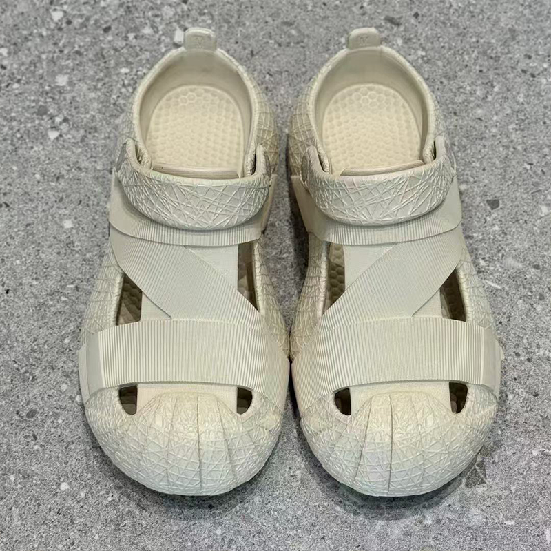 雅购特拖鞋