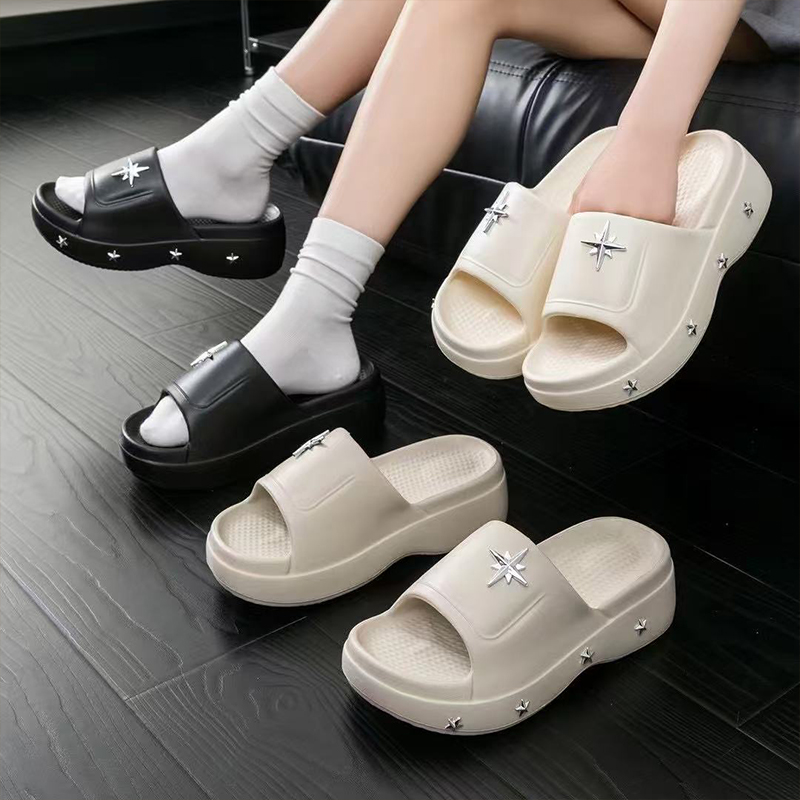 雅购特拖鞋