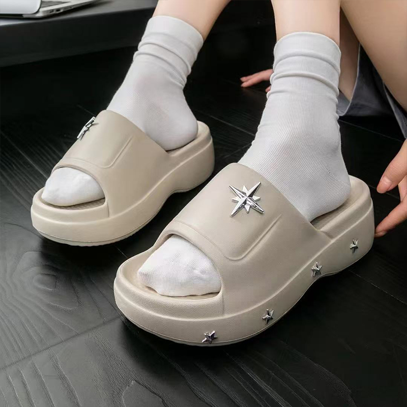 雅购特拖鞋