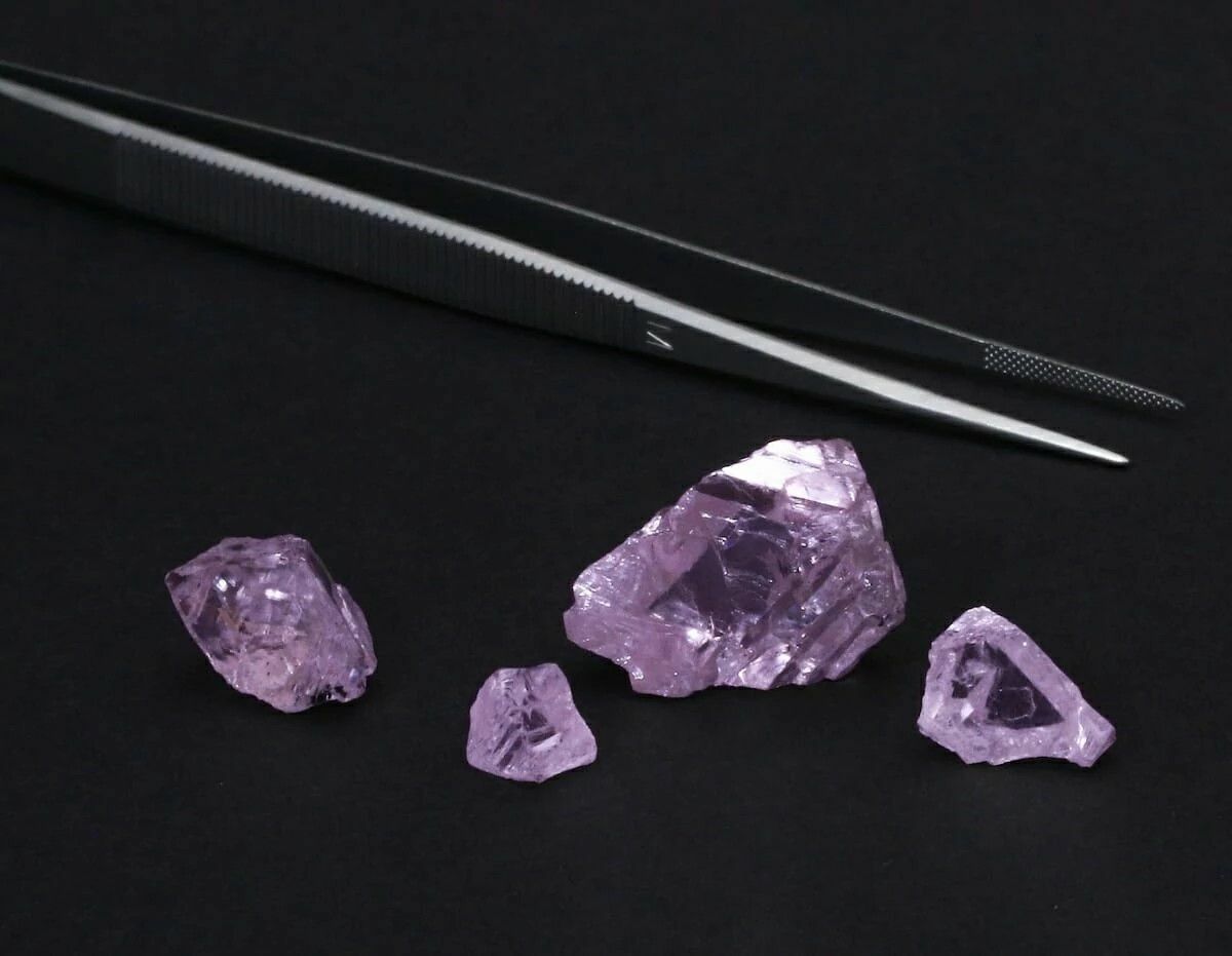 Giant Pink Diamond, Weight 62.7 Carat!