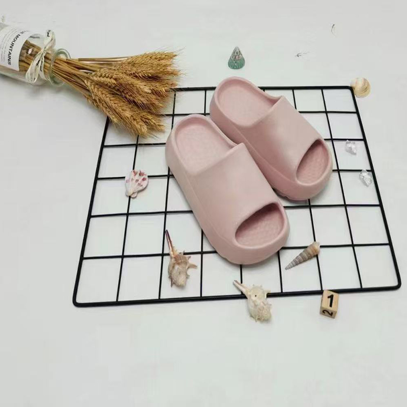 雅购特拖鞋
