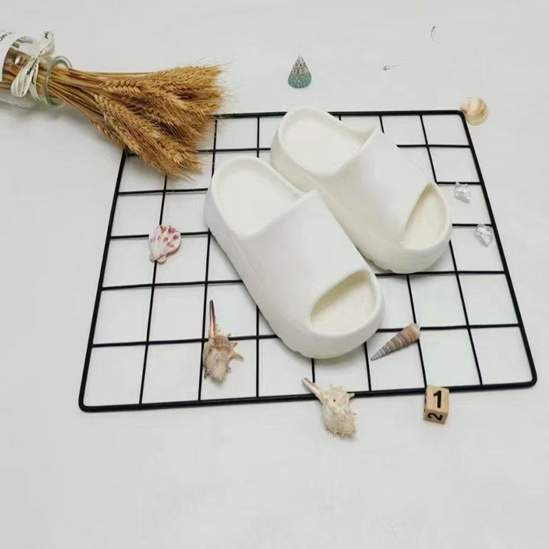 雅购特拖鞋