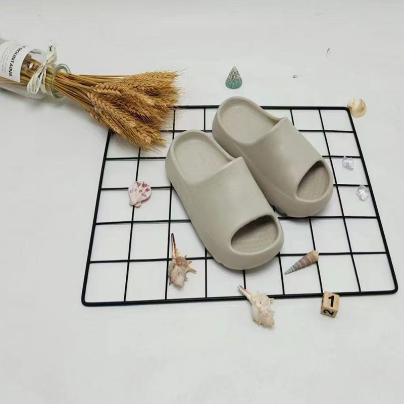 雅购特拖鞋