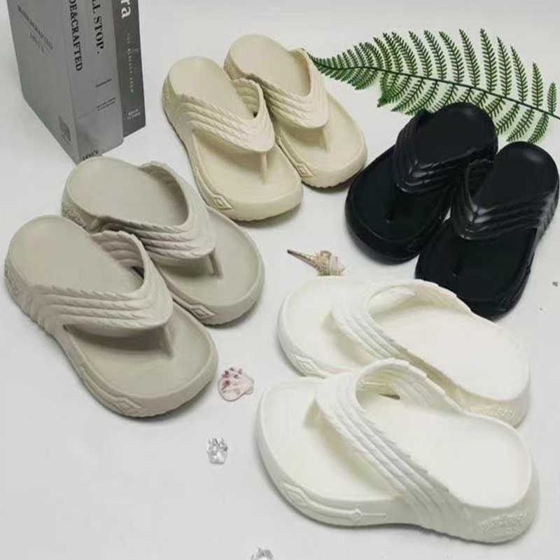 雅购特拖鞋