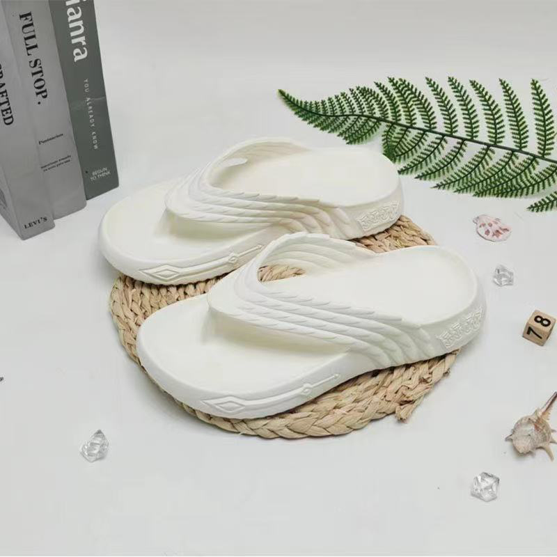 雅购特拖鞋