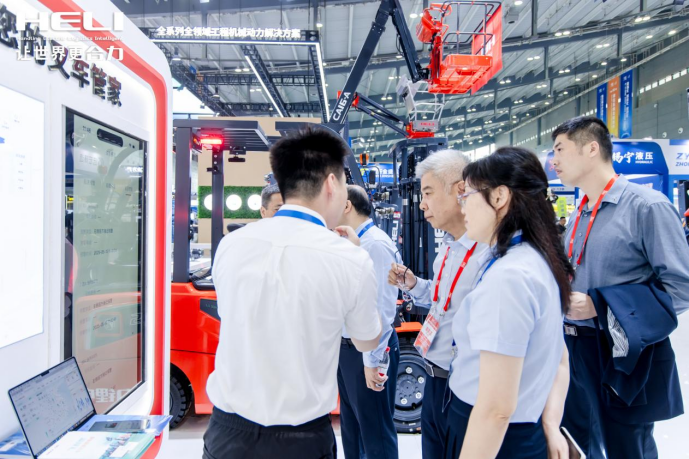 合力叉车