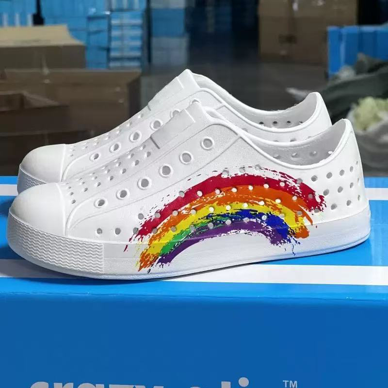 雅购特拖鞋