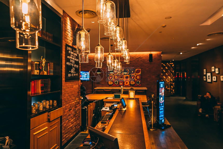 酒吧装修