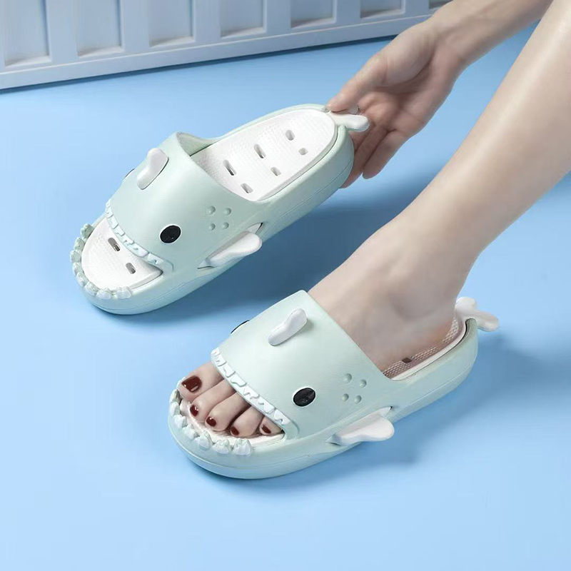 雅购特拖鞋