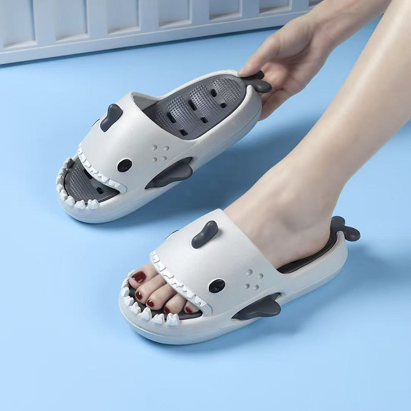 雅购特拖鞋