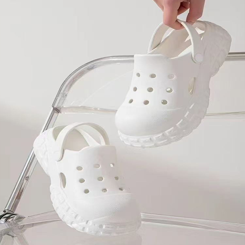 1751076304433342.jpg 雅购特拖鞋