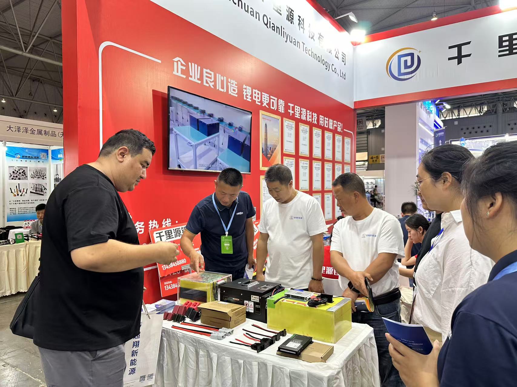 1752138225877835.jpg 电动车展