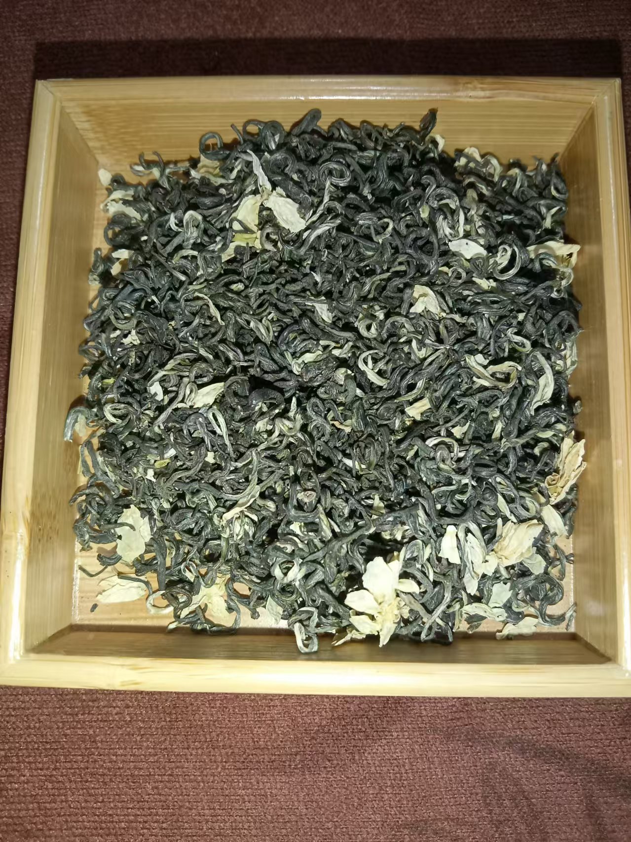 预包装长弘飘雪 50g 零售价30元1包