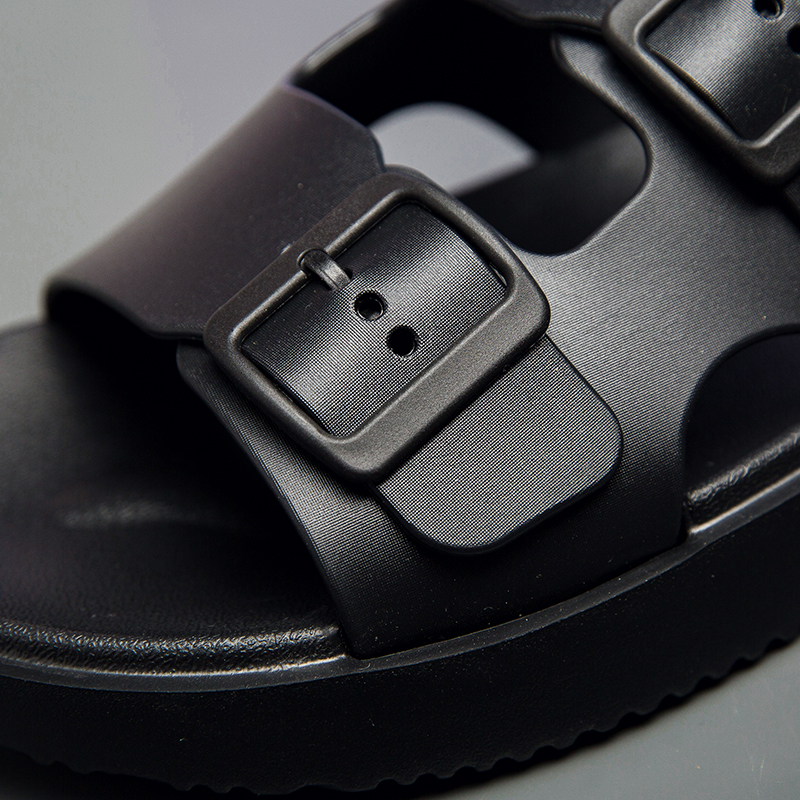 1753669943551413.jpg 雅购特拖鞋