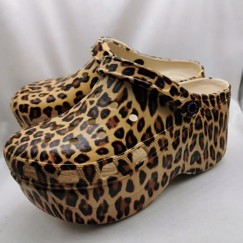 1753754369318612.jpg 雅购特拖鞋