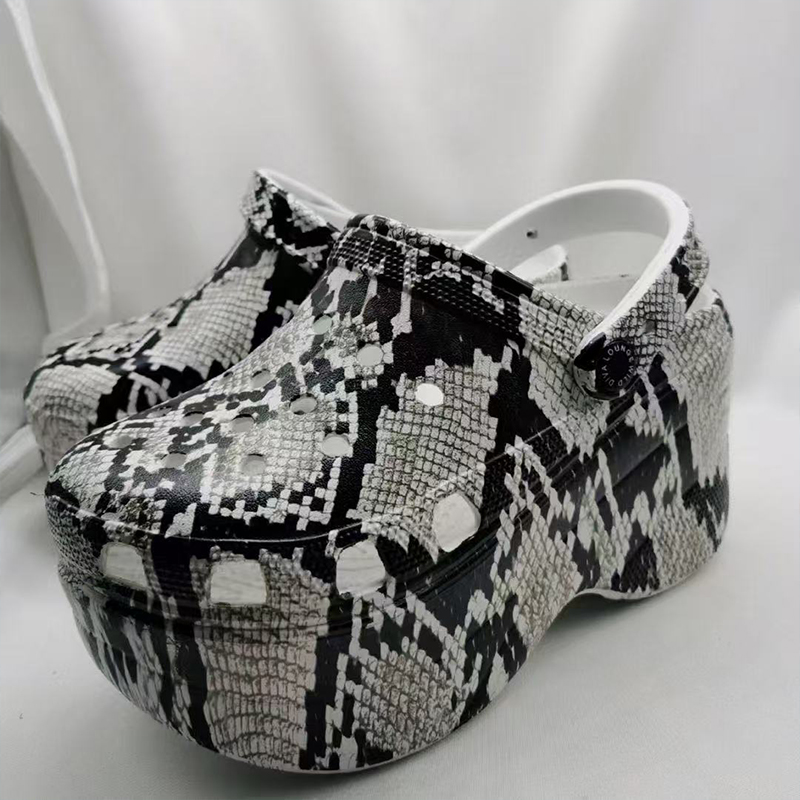 1753754369688031.jpg 雅购特拖鞋