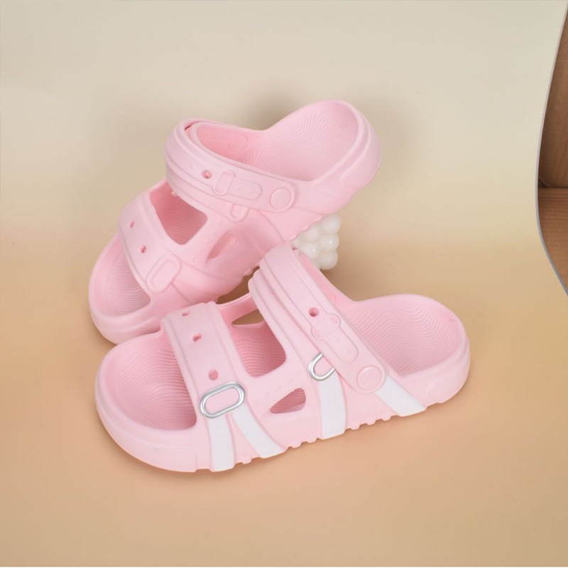 1753779873609378.jpg 雅购特拖鞋