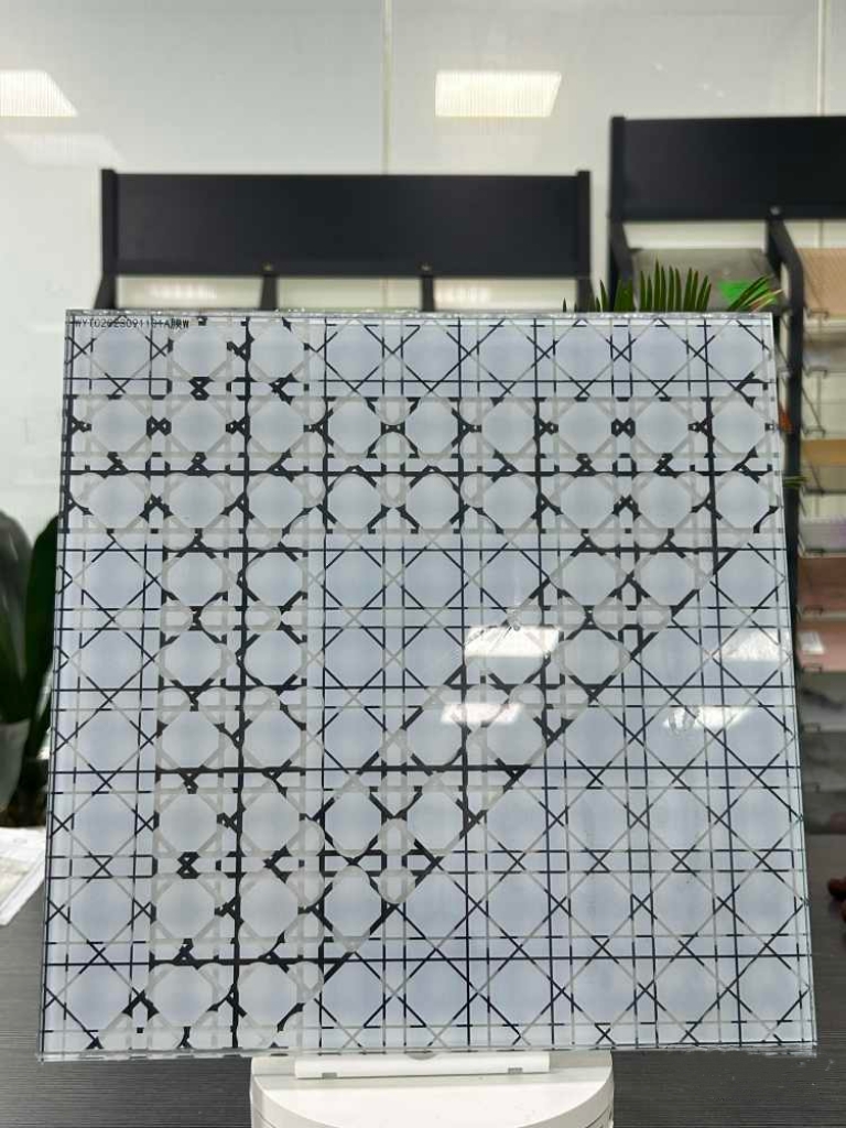 夹丝玻璃