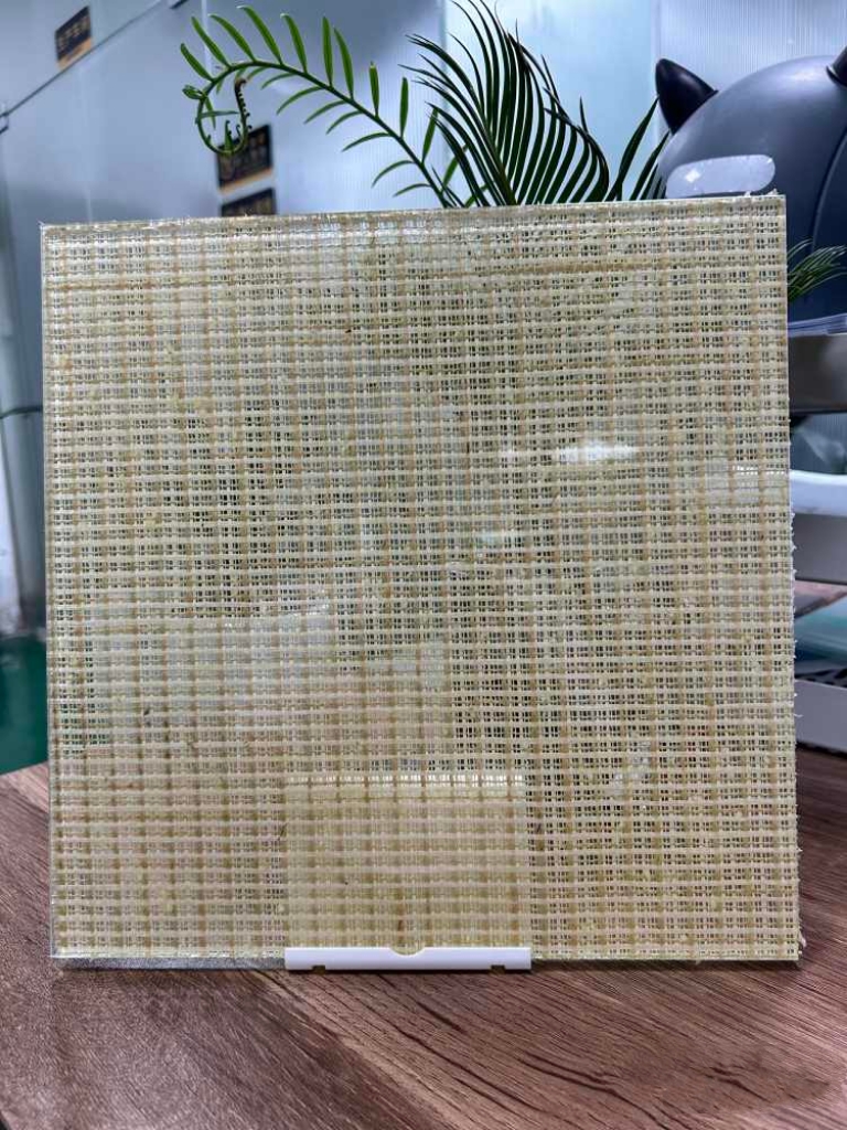 夹丝玻璃