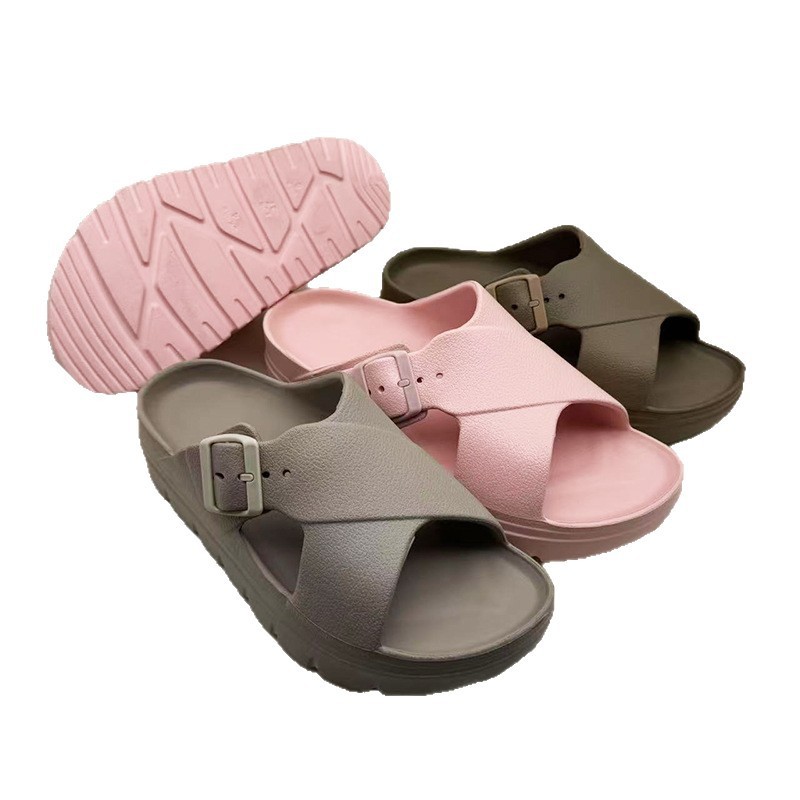 1753929407898890.jpg 雅购特拖鞋