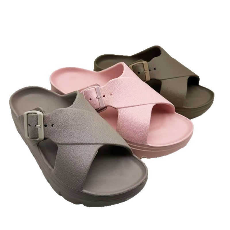 1753929413761439.jpg 雅购特拖鞋