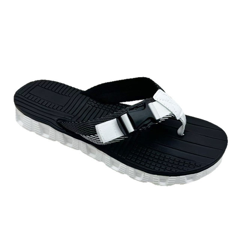 1753941892932032.jpg 雅购特拖鞋