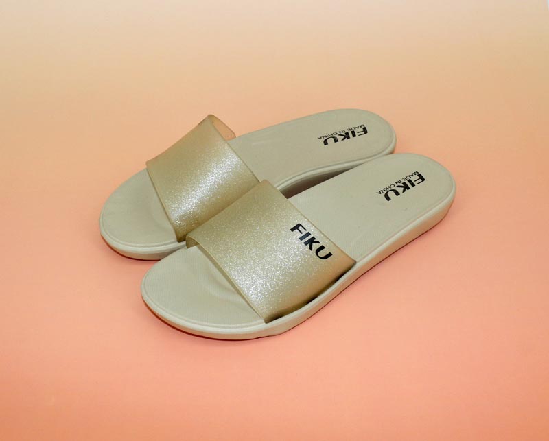 態(tài)極鞋業(yè)