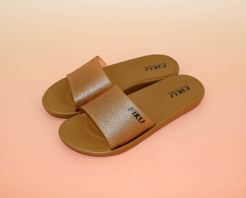 態(tài)極鞋業(yè)