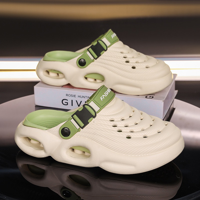 1754097672457733.jpg 雅购特拖鞋