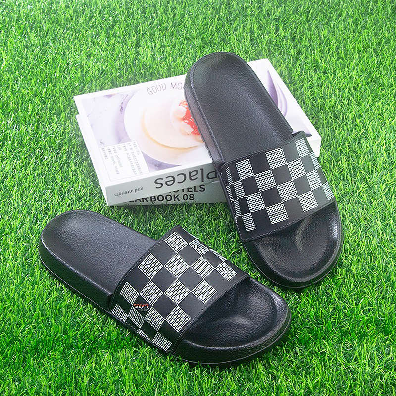 1754117376242074.jpg 雅购特拖鞋