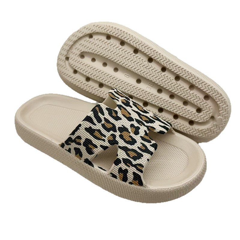 1754128575780784.jpg 雅购特拖鞋