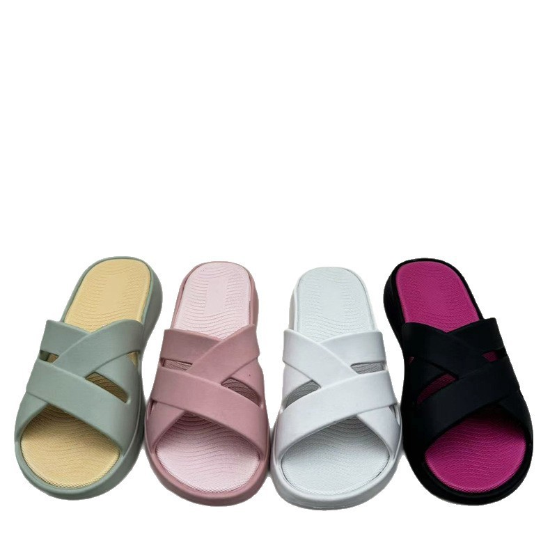 1754270396993779.jpg 雅购特拖鞋