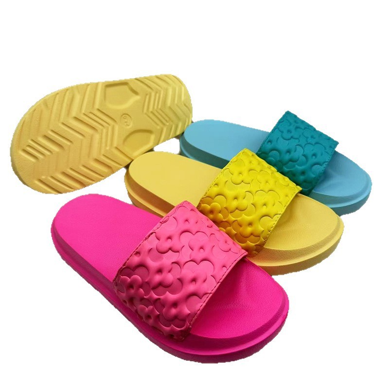 1754272980733001.jpg 雅购特拖鞋