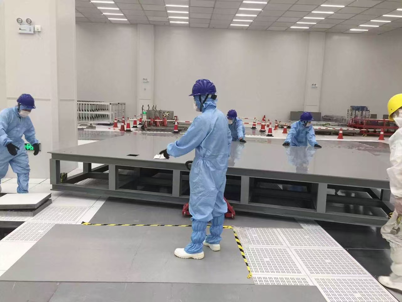 半导体设备移位技术、设备防震方案、上海洁净室搬迁、精密仪器运输标准、气垫搬运系统