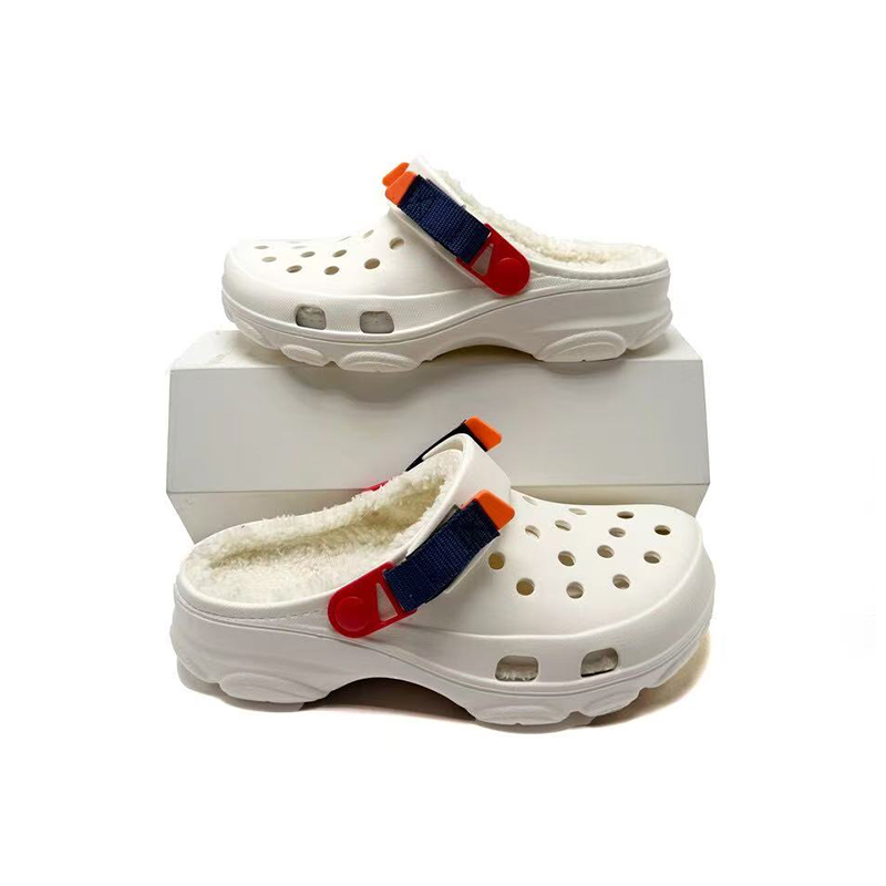 1754287779789088.jpg 雅购特拖鞋