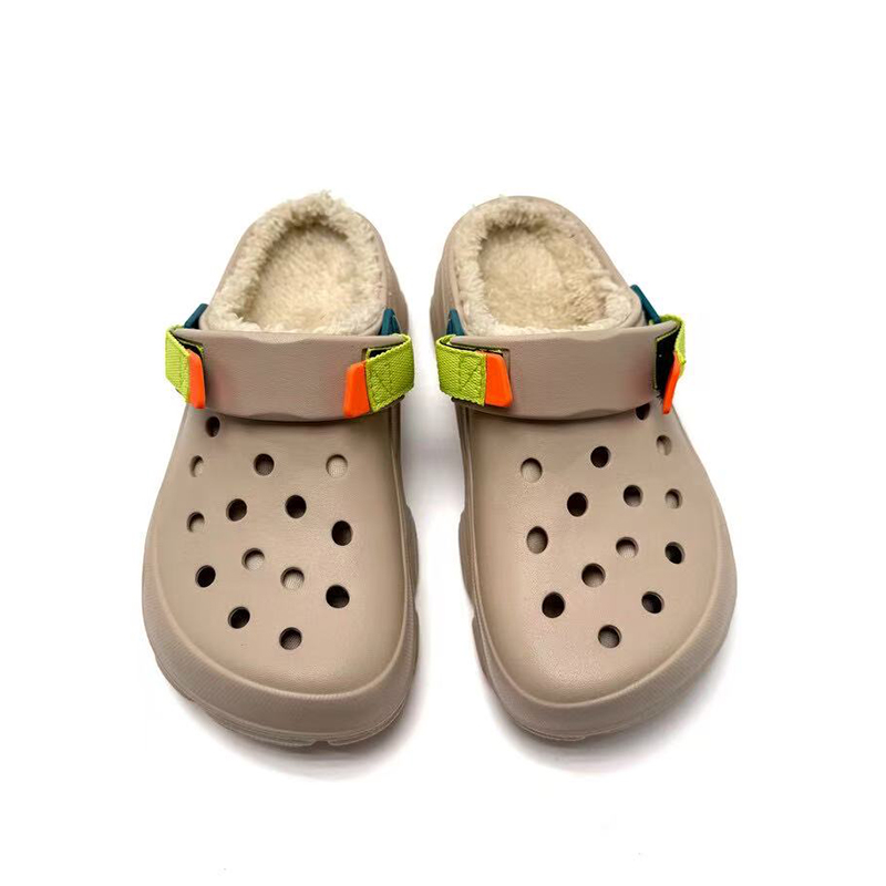 1754287795361314.jpg 雅购特拖鞋