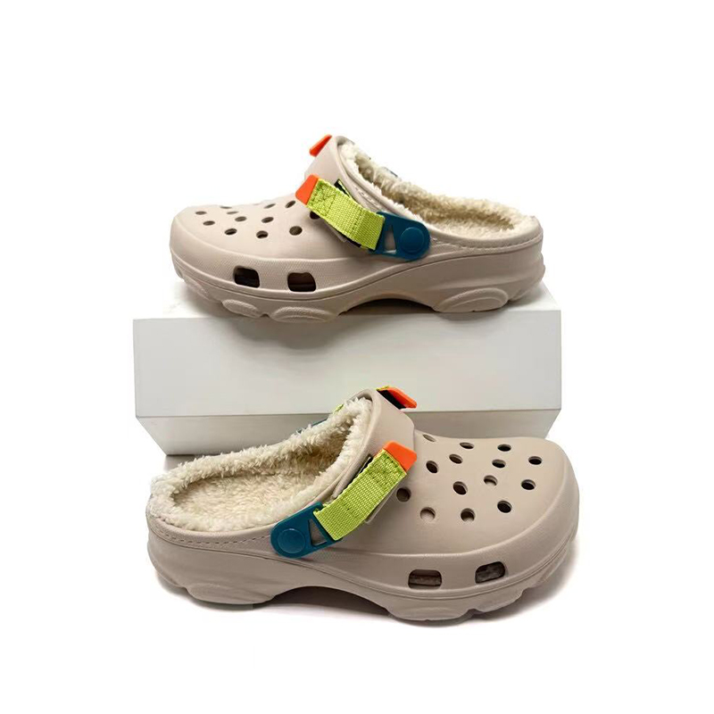 1754287795449716.jpg 雅购特拖鞋