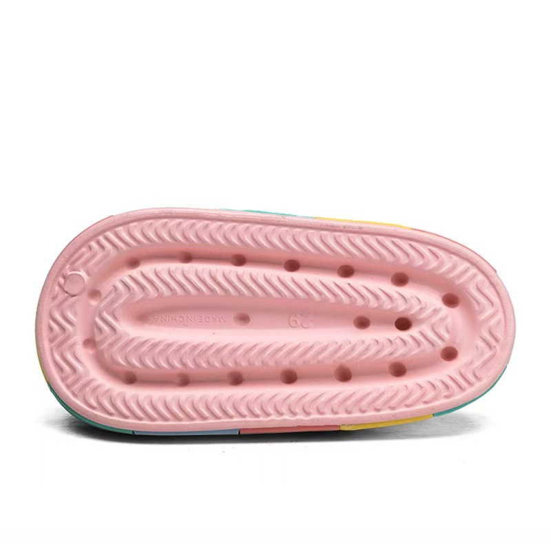 1754355132180729.jpg 雅购特拖鞋