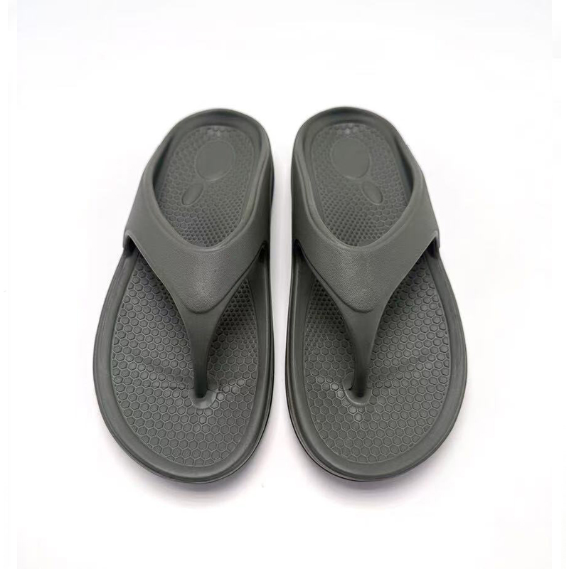 1754357918243738.jpg 雅购特拖鞋