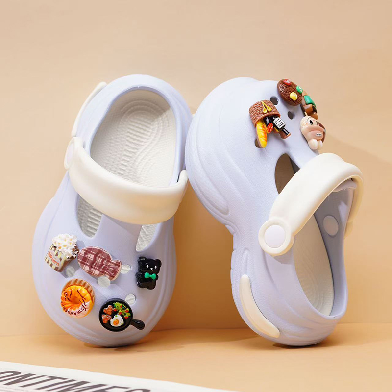 1754361569826358.jpg 雅购特拖鞋