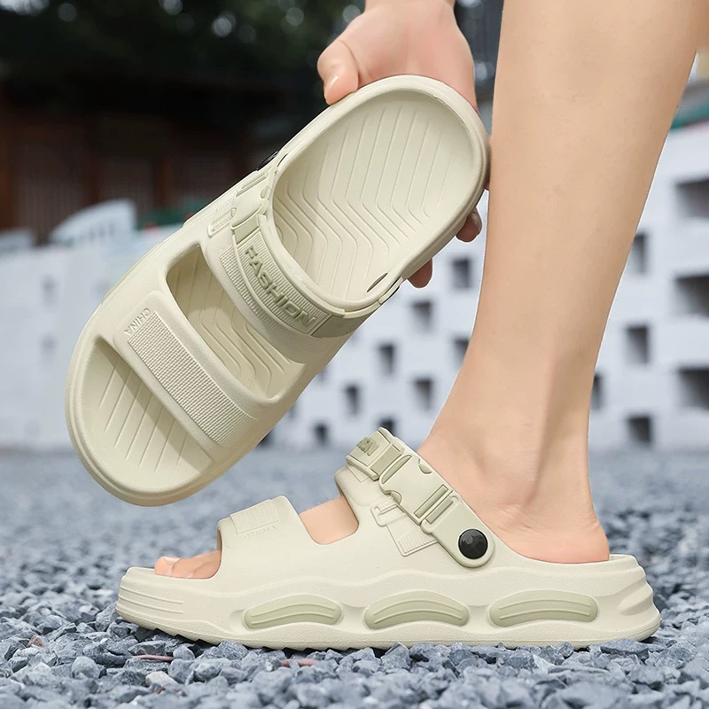 1754374095809776.jpg 雅购特拖鞋