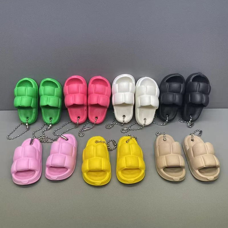 1754558866111432.jpg 雅购特拖鞋