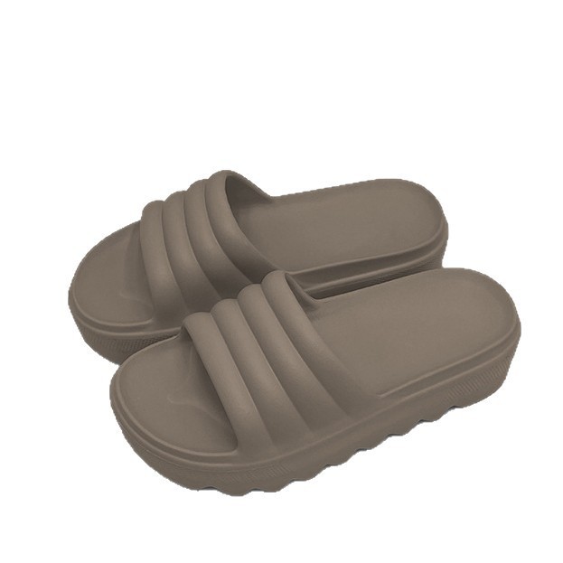 1754707670579604.jpg 雅购特拖鞋