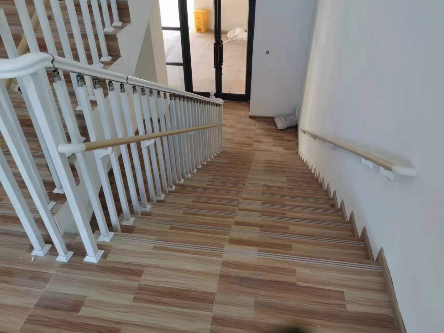 1754988827687491.jpg 扶手