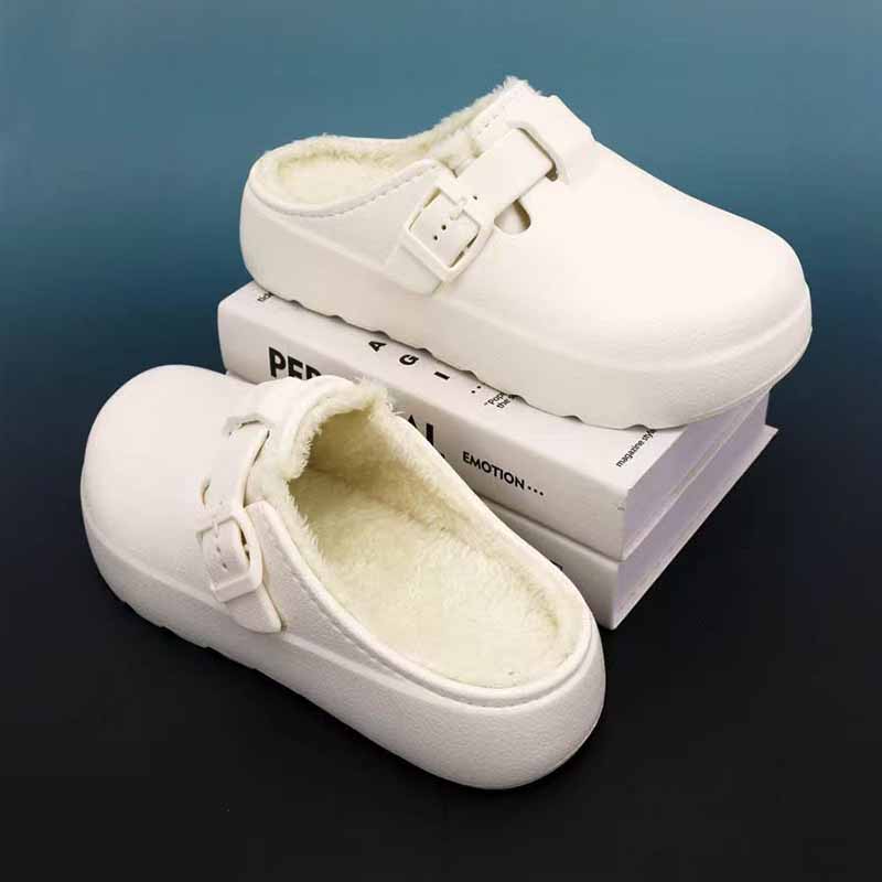 1755046685141444.jpg 雅购特拖鞋